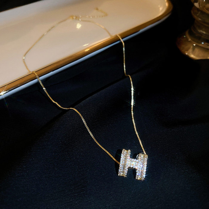 Modische Halskette mit geometrischem Zirkon-Anhänger und Kupferbeschichtung