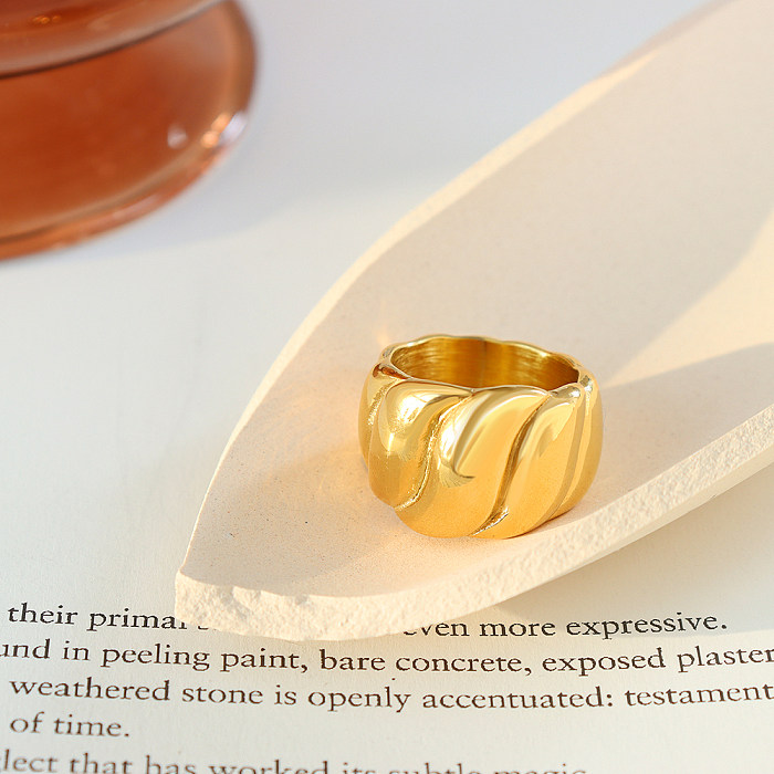 Anéis chapeados ouro 18K do chapeamento de aço Titanium da cor sólida do estilo simples