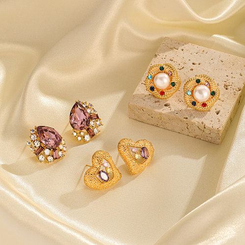 Gouttelettes d'eau rétro en forme de cœur, 1 paire, incrustation de fleurs, strass en cuivre, perle plaquée or 18 carats, clous d'oreilles