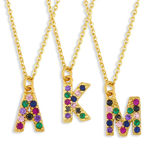 Modische Halskette mit Anhänger aus farbigem Zirkon mit Mikroeinlage und 26 Buchstaben