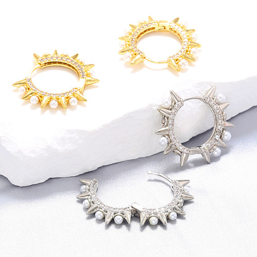 1 paire de boucles d'oreilles élégantes Glam Lady, incrustation de cercle en cuivre, perles artificielles en Zircon plaqué or 18 carats