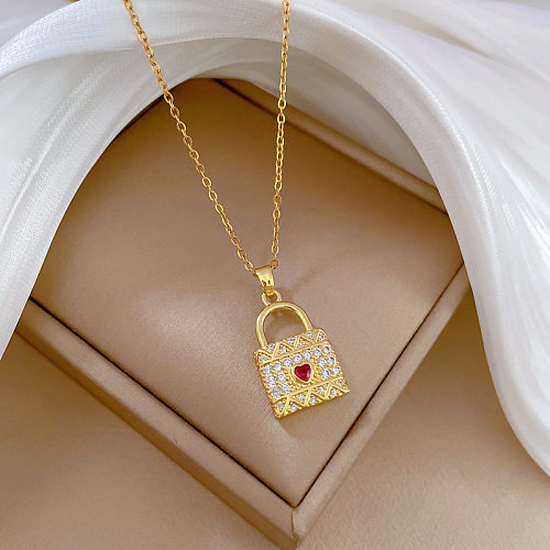 النمط الكلاسيكي ملابس الشارع على شكل قلب قفل التيتانيوم الصلب النحاس البطانة الأحجار الكريمة الاصطناعية قلادة مطلية بالذهب