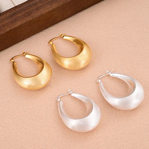 1 Paar einfache U-förmige vergoldete Kupfer-Ohrringe