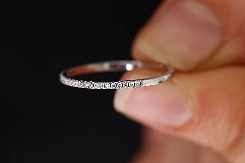 Elegante runde Ringe aus künstlichem Diamant mit Messingeinlage