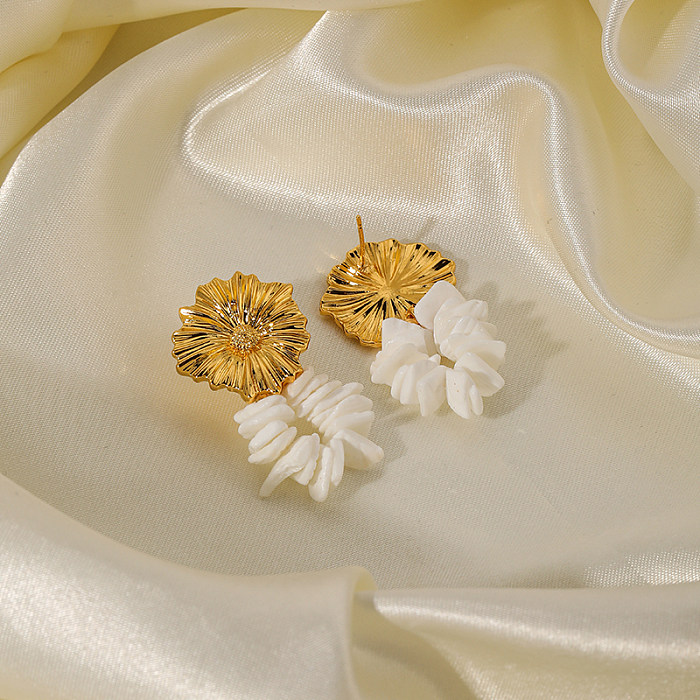 1 par de pendientes colgantes chapados en oro de 18 quilates con revestimiento de flor retro