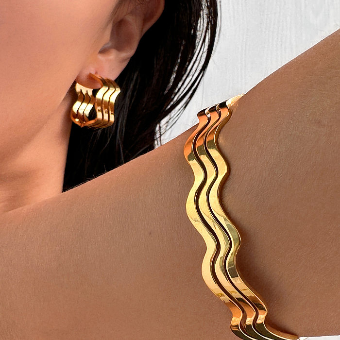IG Style Simple Style Waves أقراط من الفولاذ المقاوم للصدأ مطلية بالذهب عيار 18 قيراط