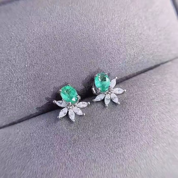 1 Paar elegante glänzende ovale Blumen-Inlay-Ohrringe aus Kupfer mit künstlichen Edelsteinen