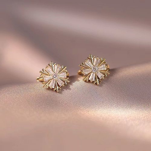 Fashion Snowflake Copper Inlaid Zircon Earrings 1 Pair