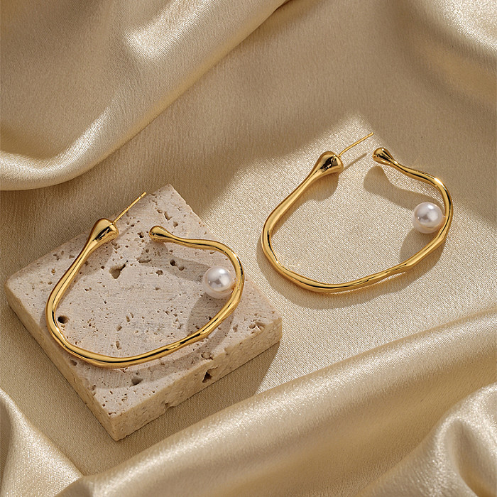 1 par de pendientes chapados en oro de 18 quilates con perlas artificiales de cobre con incrustaciones redondas retro