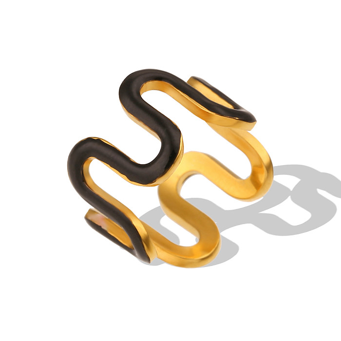 Großhandel mit Wellen-Ring im schlichten Stil aus Edelstahl mit 18-Karat-Vergoldung