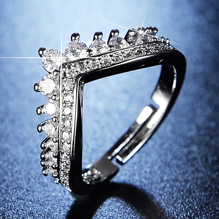 Luxuriöser offener Ring mit quadratischer Verkupferung und Inlay aus Zirkon