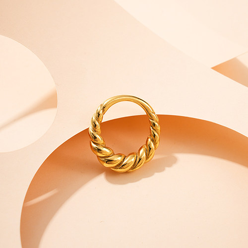 Atacado casual estilo moderno curva de deslocamento em aço inoxidável anéis banhados a ouro