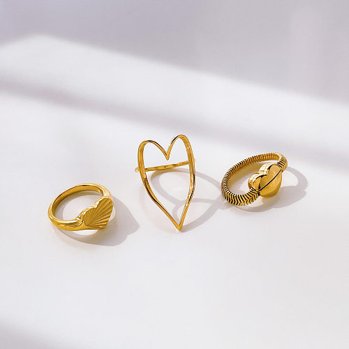 Anéis banhados a ouro de titânio em forma de coração de estilo simples