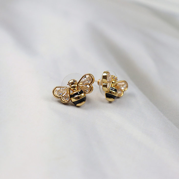 1 paire de clous d'oreilles en diamant artificiel, incrustation de placage de fleurs en cuivre, perles artificielles