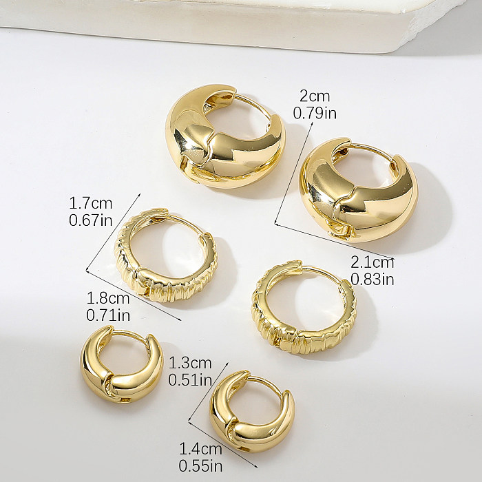 3 pares de brincos de argola banhados a ouro de cobre com revestimento oval de estilo simples