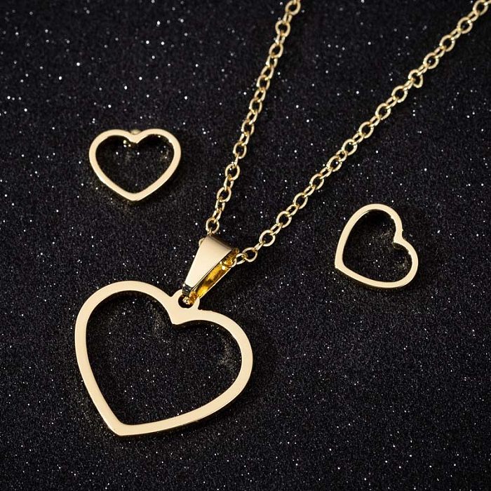 طقم مجوهرات مطلي بالستانلس ستيل على شكل قلب مكون من قطعتين