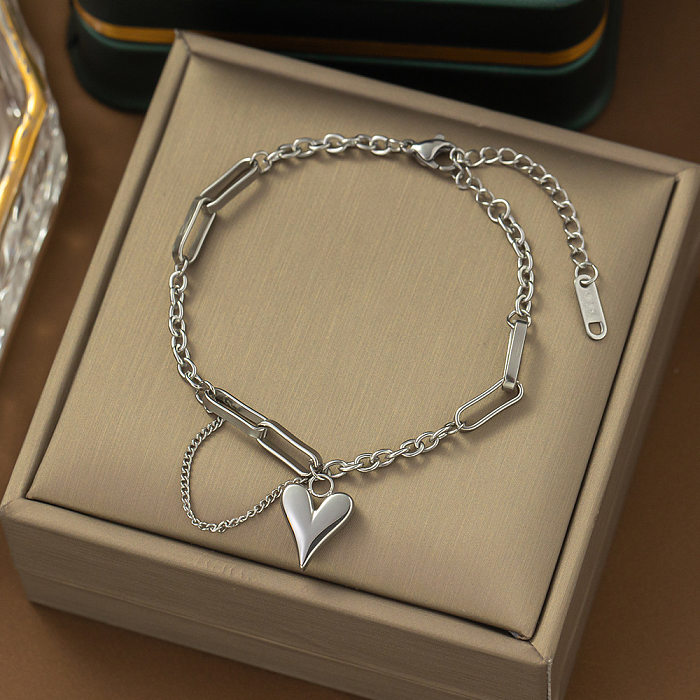 Collier de bracelets de placage en acier titane en forme de coeur doux