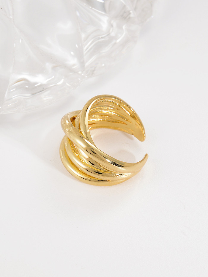 Estilo simples casual linhas cruzadas cobre chapeamento irregular oco anel aberto banhado a ouro 18K