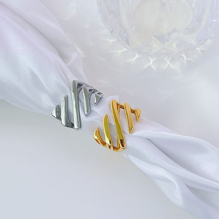 Anneaux plaqués or 18 carats en acier titane de couleur unie à rayures de style INS