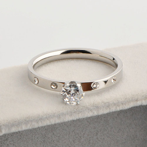 Anéis de diamante artificiais redondos românticos de aço titânio por atacado