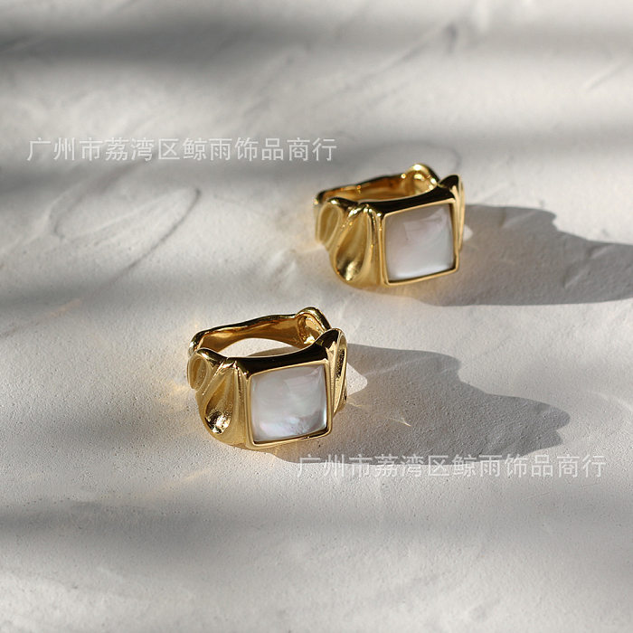 Kubanische quadratische Muschel-Retro-Casting-Nische, breite Version, neuer Stil, Titanstahl, 18 Karat vergoldeter Ring