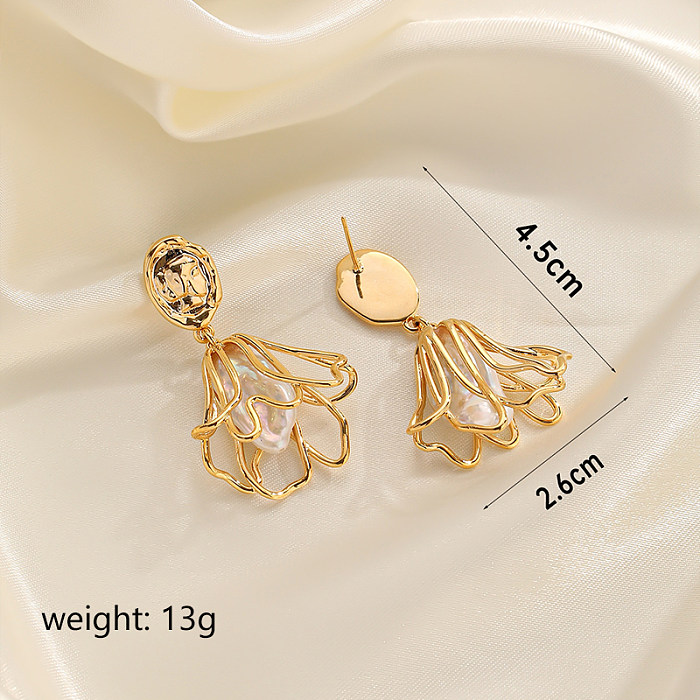1 Pair Japanese Style Commute Korean Style Flower Hollow Out Inlay Copper Baroque Pearl Drop Earrings