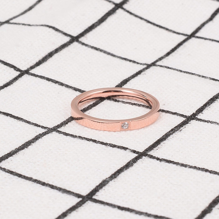 Anéis de diamante artificiais do embutimento de aço Titanium do chapeamento de aço da cor sólida do estilo simples