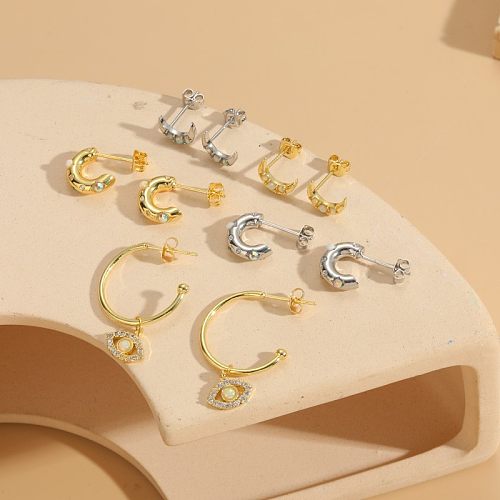 1 Paar IG-Stil, einfacher Stil, C-förmige Augenbeschichtung, Inlay aus Kupfer, künstliche Edelsteine, Zirkon, 14 Karat vergoldete Ohrringe