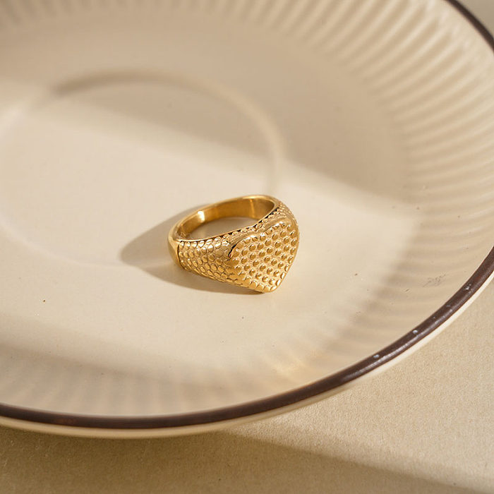 Atacado casual formato de coração anéis banhados a ouro com revestimento de aço inoxidável