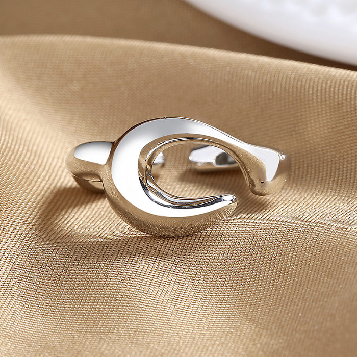 Unregelmäßiger offener Ring aus geometrischem Kupfer im IG-Stil