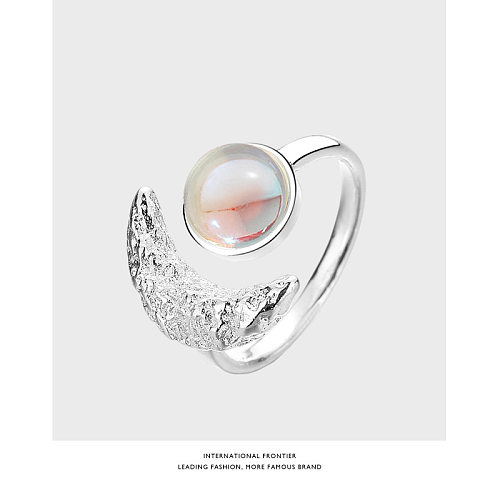 Moderner offener Ring mit Mondstein aus Kupfer und Mondstein in loser Schüttung