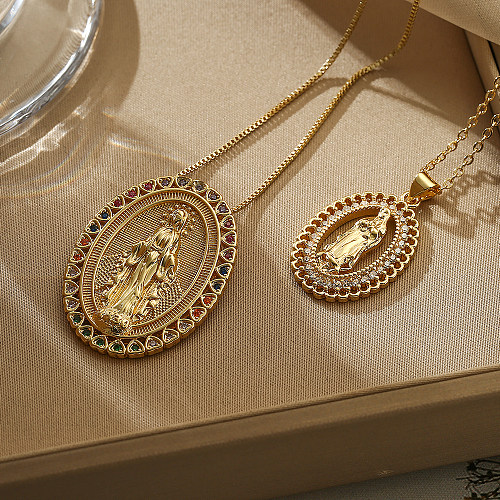 Ovale Halskette mit Anhänger im klassischen Retro-Stil mit Kupferbeschichtung und Inlay aus Zirkon mit 18-Karat-Vergoldung