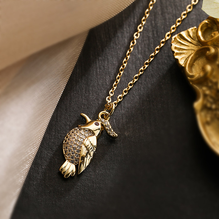 Schlichter Stil Pendler-Vogel-Halskette mit verkupfertem Inlay-Zirkon-Anhänger, 18 Karat vergoldet