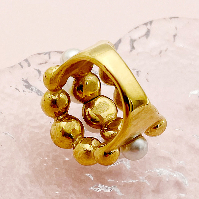 Estilo vintage estilo simples redondo chapeamento de aço inoxidável oco incrustação de pérolas artificiais anéis banhados a ouro