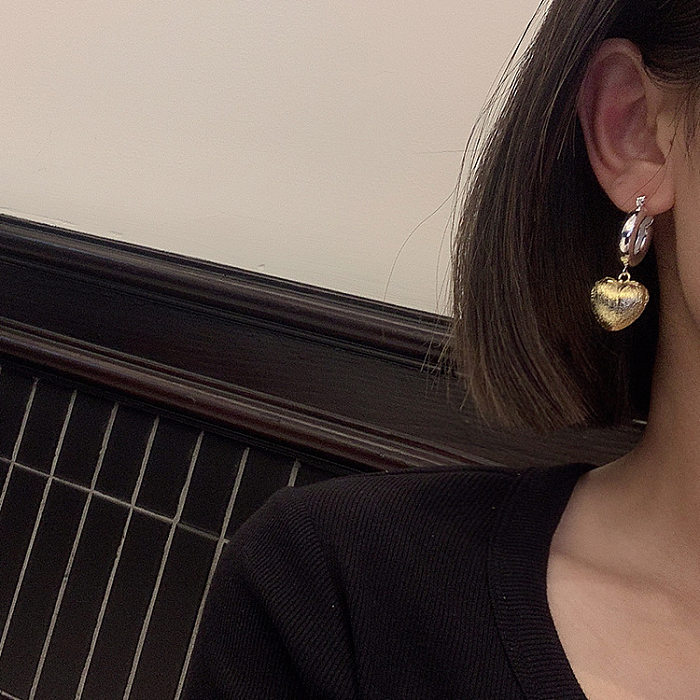 1 Paar lässige einfache Herzform-Ohrringe aus Kupfer mit Überzug