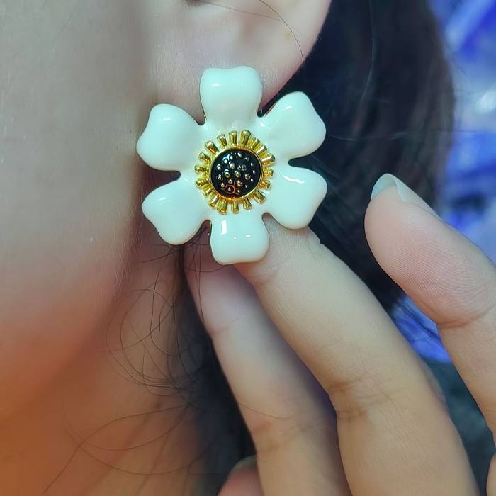 1 Pair Simple Style Flower Patchwork Copper Ear Studs
