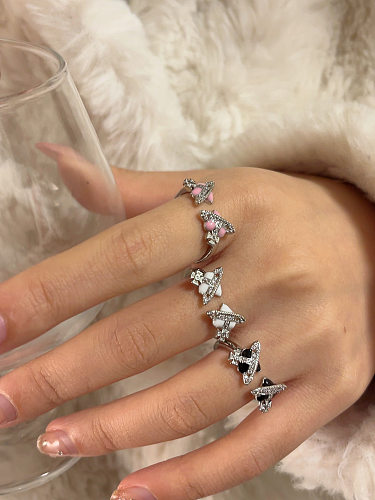 Anillo abierto Chapado en plata con diamantes de imitación con incrustaciones de cobre en forma de corazón de vacaciones estilo Vintage INS