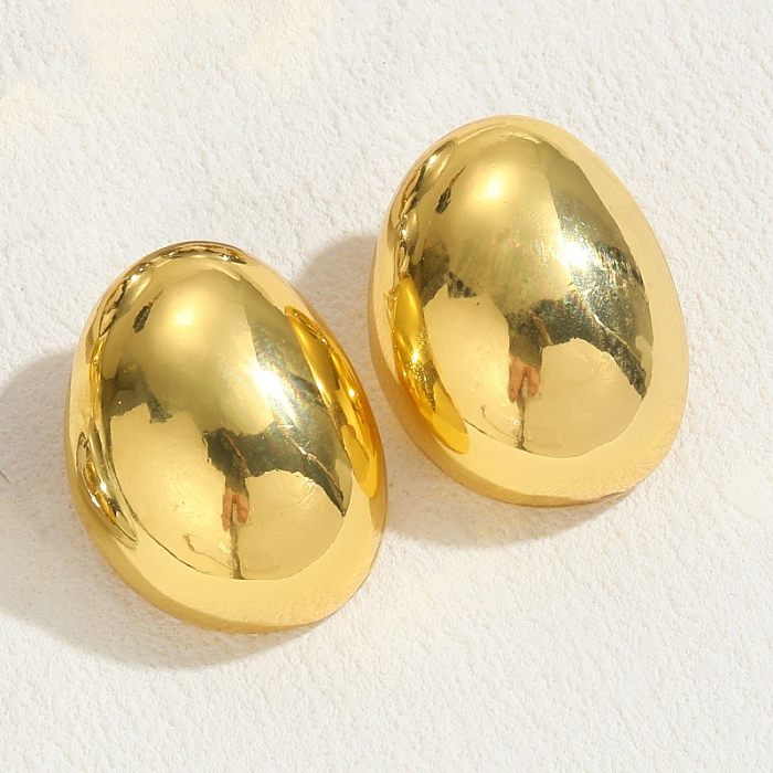 1 paire de clous d'oreilles asymétriques en cuivre plaqué or 14 carats, style classique, couleur unie