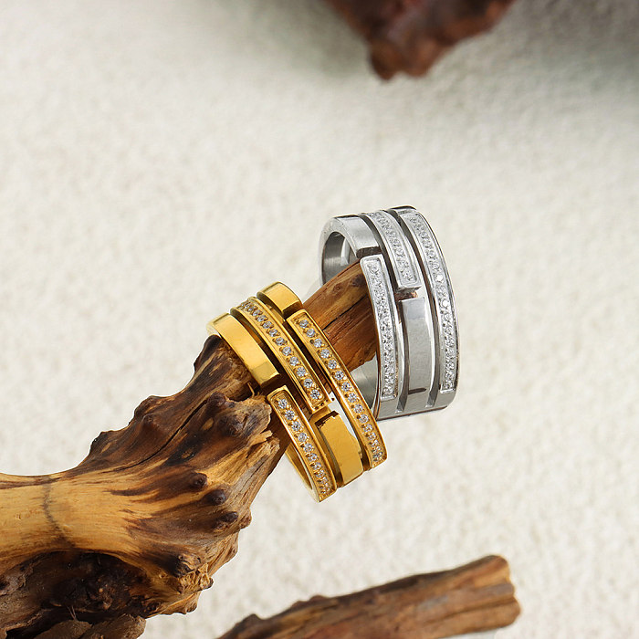 Elegante e luxuoso cor sólida titânio chapeamento de aço strass anéis banhados a ouro 18K