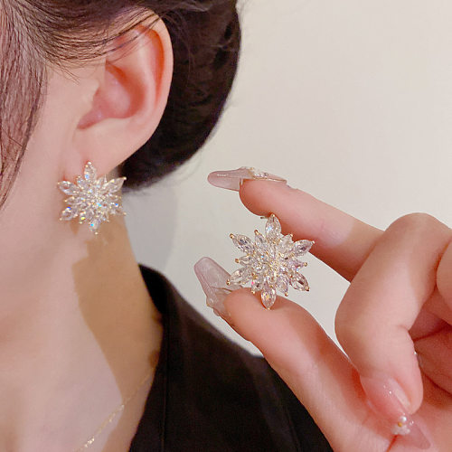 1 Pair Elegant Lady Flower Inlay Copper Zircon Ear Studs