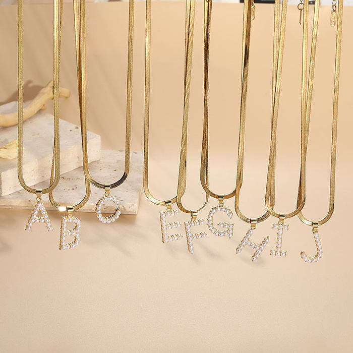 Elegante, luxuriöse, klassische Buchstaben-Kupfer-Anhänger-Halskette mit 14 Karat vergoldeten künstlichen Perlen in großen Mengen