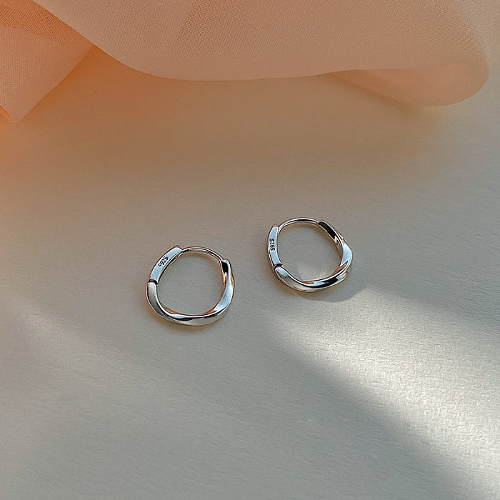 1 Paar lässige, schlichte, runde, herzförmige, plattierte Kupfer-Zirkon-Ohrringe