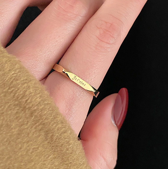Moda titânio aço 18K anel gravado em ouro feminino