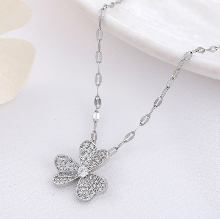 Simple Style Heart Shape Stainless Steel Copper Zircon Pendant Necklace In Bulk