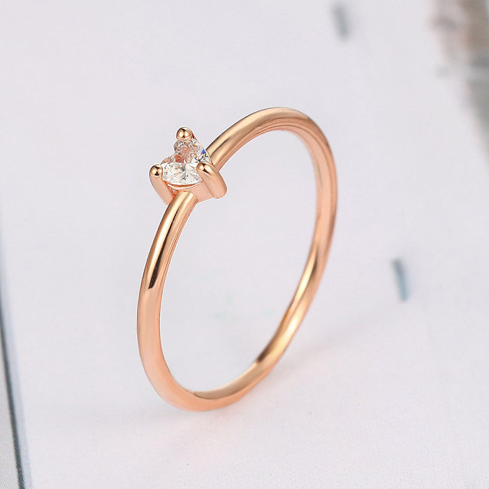 Anéis de zircão banhados a ouro de cobre em formato de coração da moda