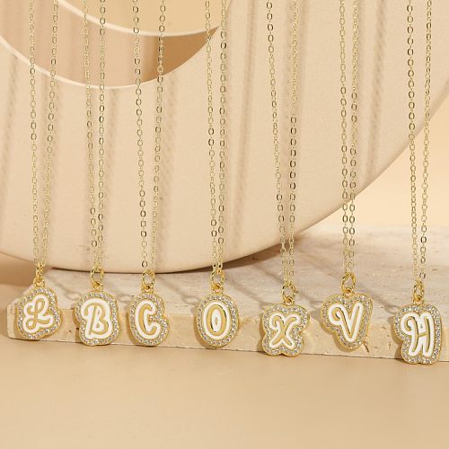 Elegante, luxuriöse, klassische Buchstaben-Kupfer-Halskette mit unregelmäßiger Beschichtung und Zirkon-Inlay, 14 Karat vergoldet