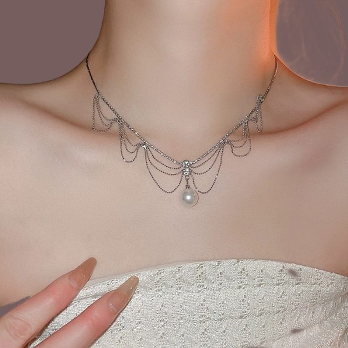 Schlichter Stil, einfarbige Halskette mit Imitationsperle, Kupfer-Inlay und Strasssteinen