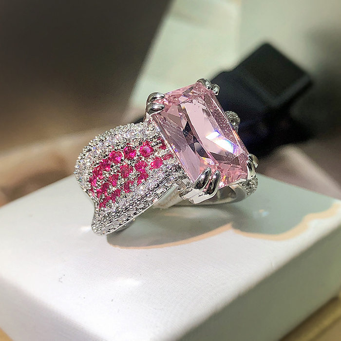 Anel aberto de diamante artificial com embutimento quadrado luxuoso de latão