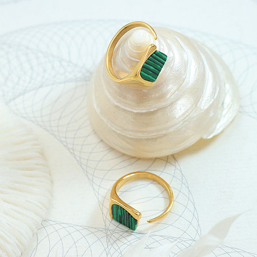 Elegante e luxuoso listra titânio chapeamento de aço embutimento turquesa anel aberto banhado a ouro 18K
