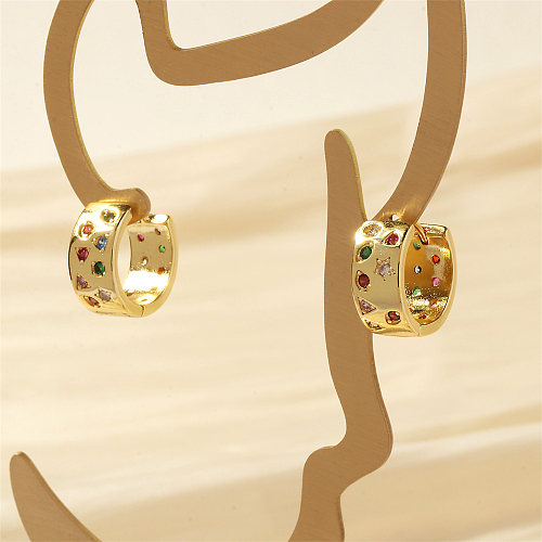 1 paire de boucles d'oreilles créoles plaquées or 18 carats, Style Simple, incrustation ronde géométrique en cuivre et Zircon